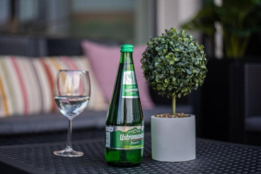 Apartament Twierdza Z Widokiem Na Jezioro Ostróda Buitenkant foto