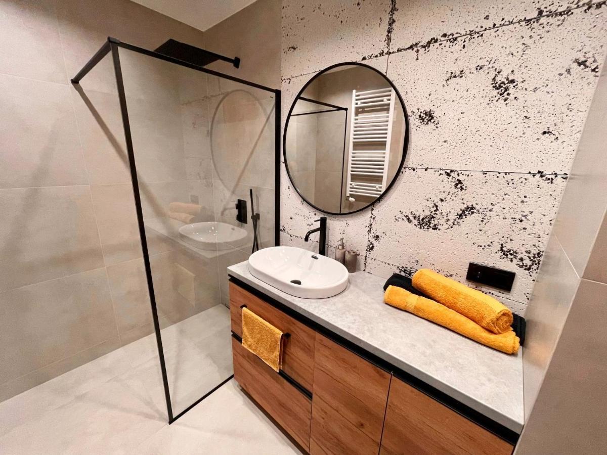 Apartament Twierdza Z Widokiem Na Jezioro Ostróda Buitenkant foto
