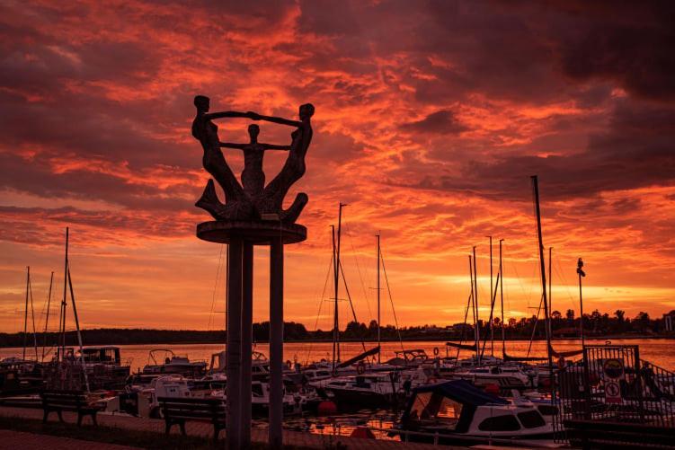 Apartament Twierdza Z Widokiem Na Jezioro Ostróda Buitenkant foto
